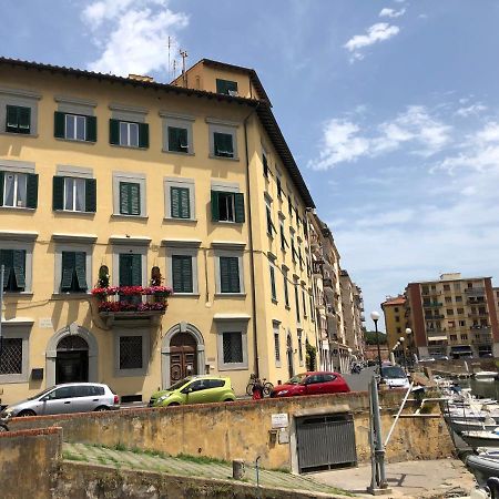 Renovated Apartment With 3 Bedrooms In An Historic Palazzo Between Port And Old Town Livorno Eksteriør bilde