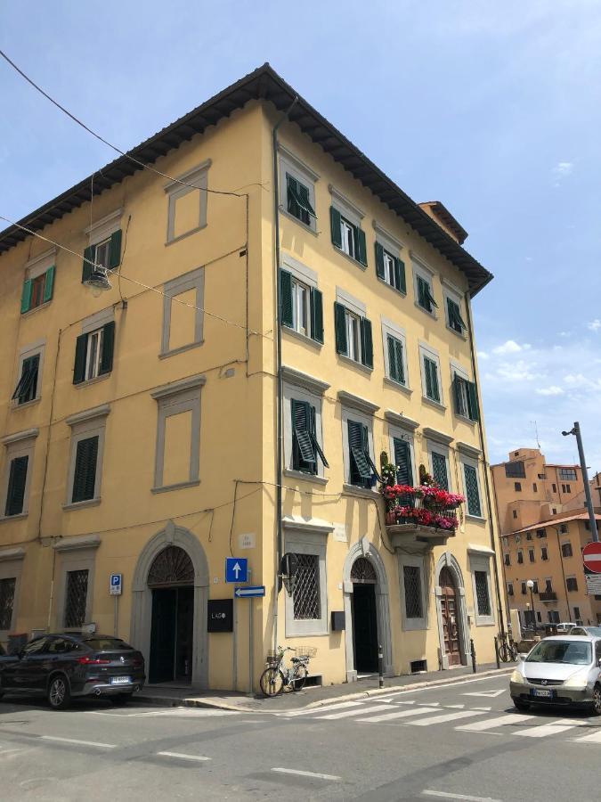Renovated Apartment With 3 Bedrooms In An Historic Palazzo Between Port And Old Town Livorno Eksteriør bilde