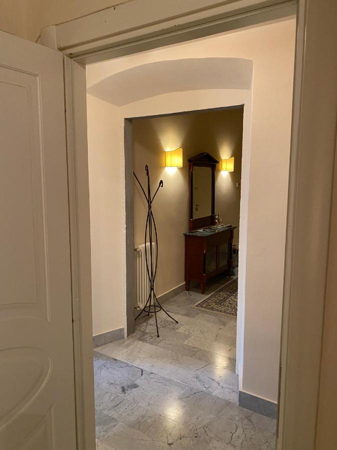 Renovated Apartment With 3 Bedrooms In An Historic Palazzo Between Port And Old Town Livorno Eksteriør bilde