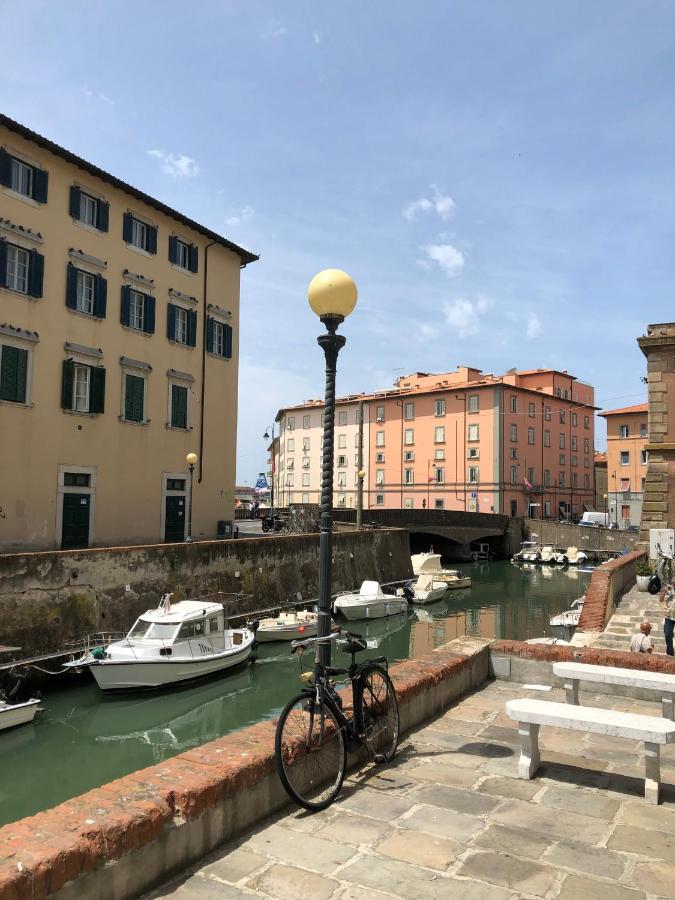 Renovated Apartment With 3 Bedrooms In An Historic Palazzo Between Port And Old Town Livorno Eksteriør bilde