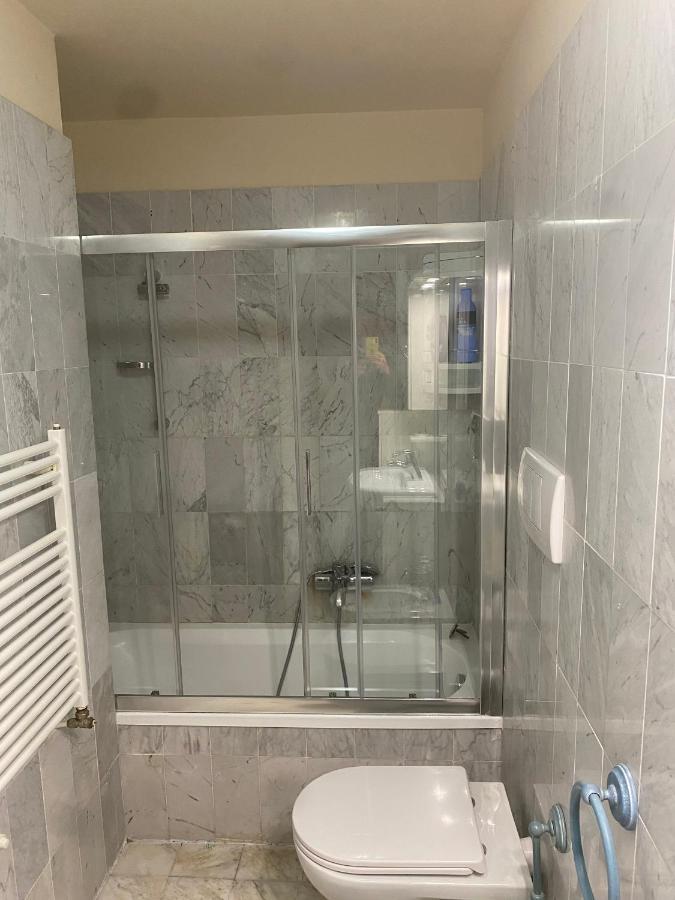 Renovated Apartment With 3 Bedrooms In An Historic Palazzo Between Port And Old Town Livorno Eksteriør bilde