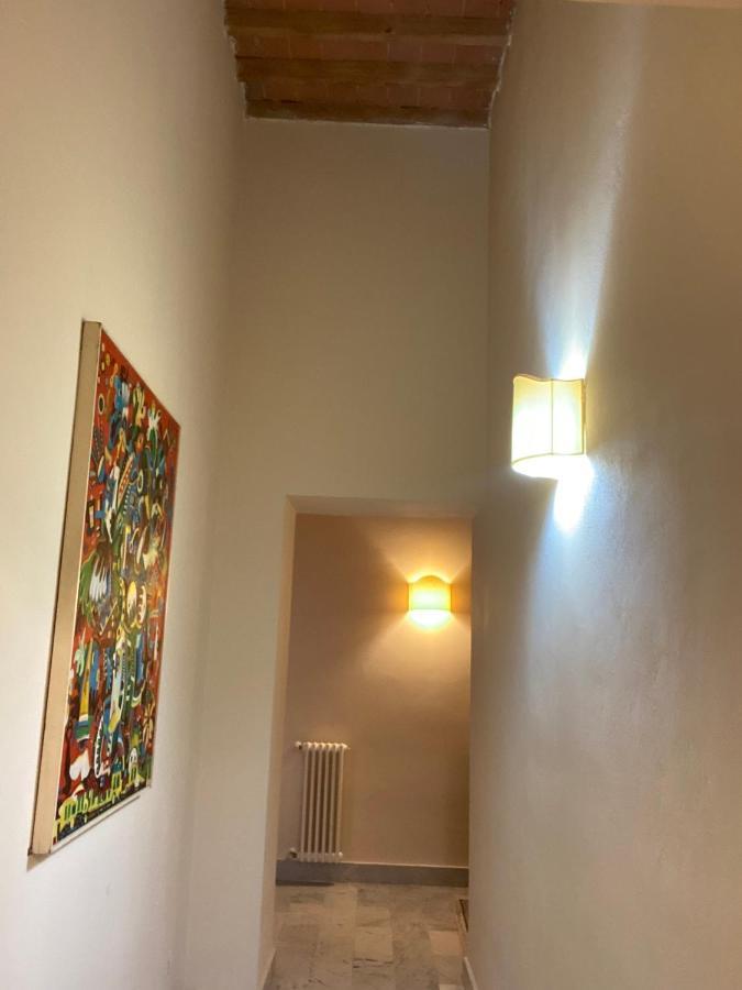 Renovated Apartment With 3 Bedrooms In An Historic Palazzo Between Port And Old Town Livorno Eksteriør bilde