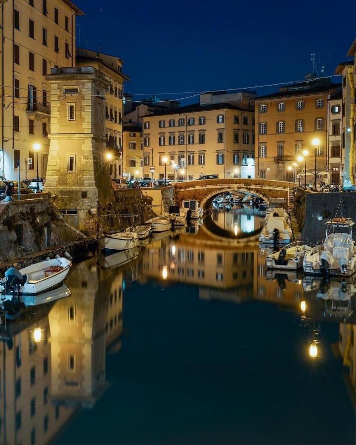 Renovated Apartment With 3 Bedrooms In An Historic Palazzo Between Port And Old Town Livorno Eksteriør bilde